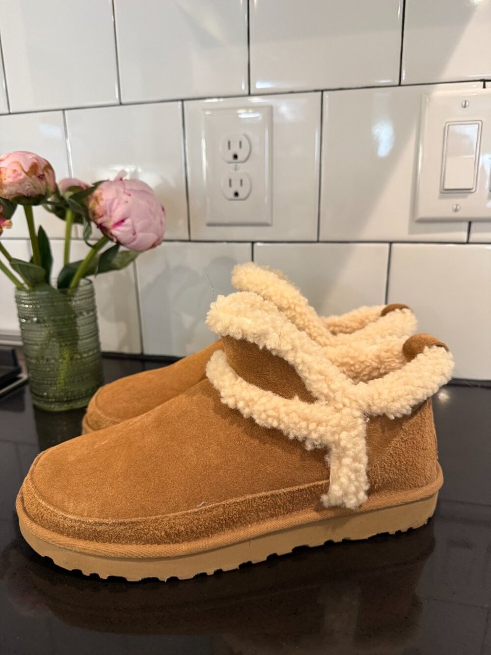 ✨ UGG Classic Ultra Mini Spillseam Boots (Chestnut) Size 8 ✨